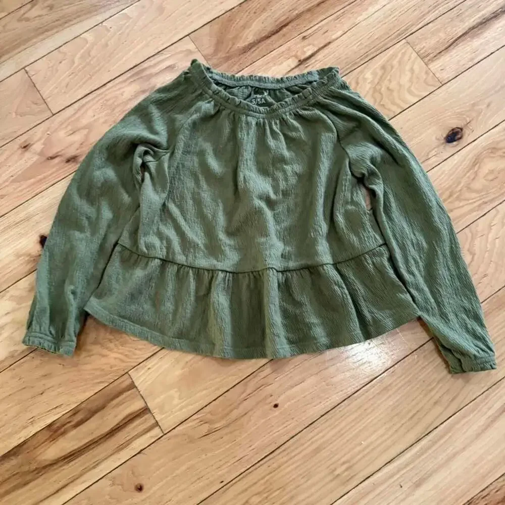 Carter's Girls Long Sleeve Peplum Top Size 5/5A Green Ruffle Hem